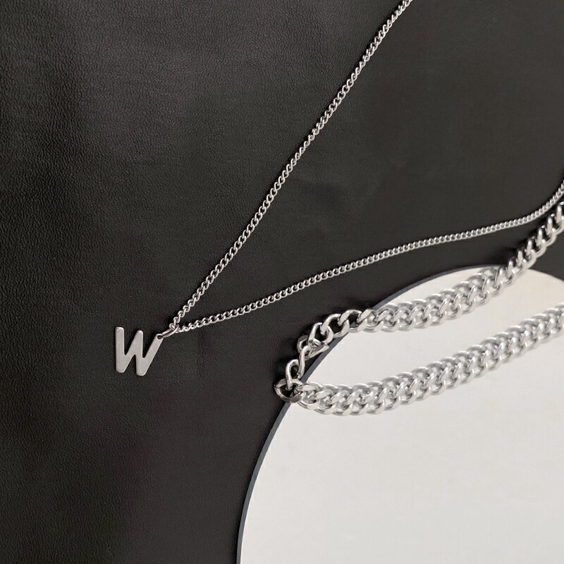 鈦鋼字母W雙層疊戴項鏈年新款女ins嘻哈鎖骨鏈多層冷淡風頸鏈 3