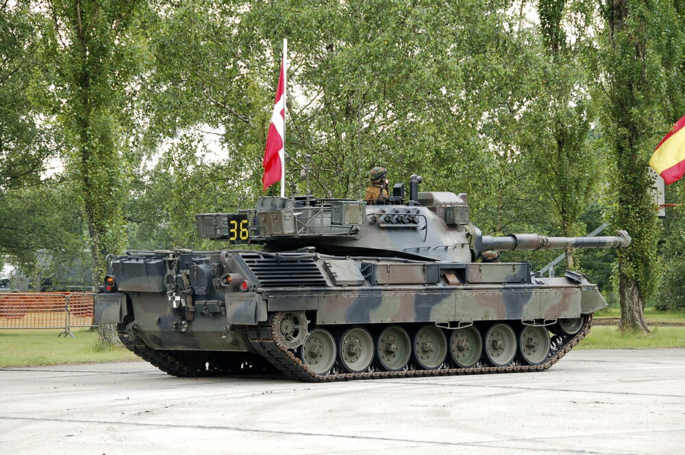 Posterazzi: The Leopard 1A5 of the Belgian Army in action Stretched ...