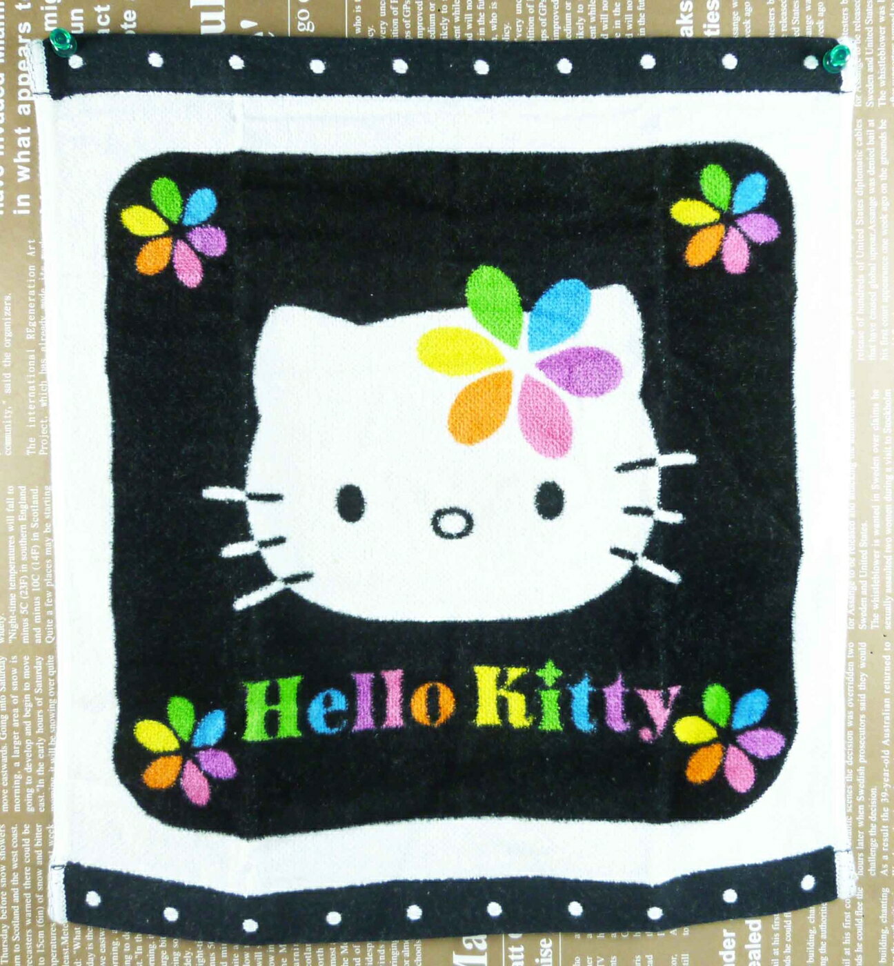 【震撼精品百貨】Hello Kitty 凱蒂貓 中毛巾 花花 黑色 震撼日式精品百貨