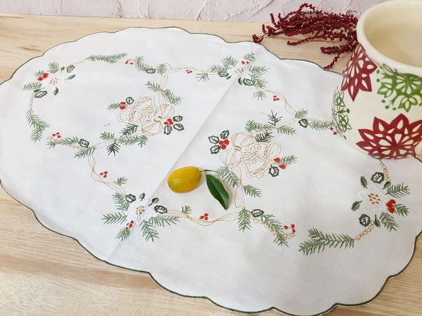 聖誕刺繡裝飾桌墊(橢圓) 1