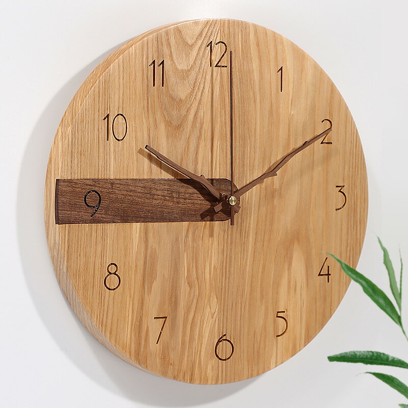 掛鐘實木客廳北歐原木時鐘家用時尚現代簡約創意大氣輕奢靜音鐘表