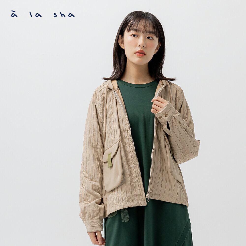 a la sha 微澎粗條拼接外套