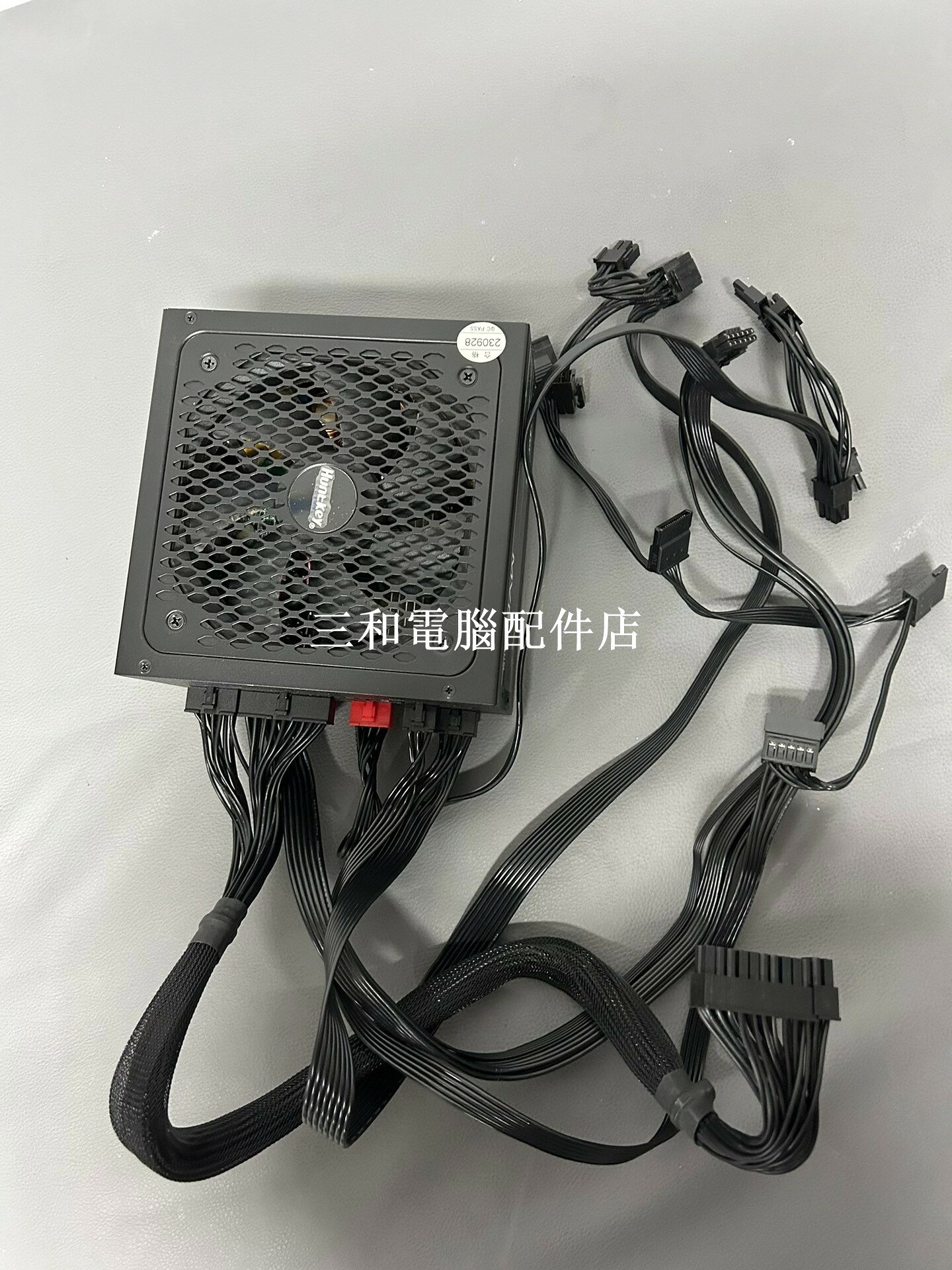 航嘉 MVP P1200W 全模組 80 Plus 電源 5 0 8 8P CPU 顯示卡 供電 實拍 拆機配件