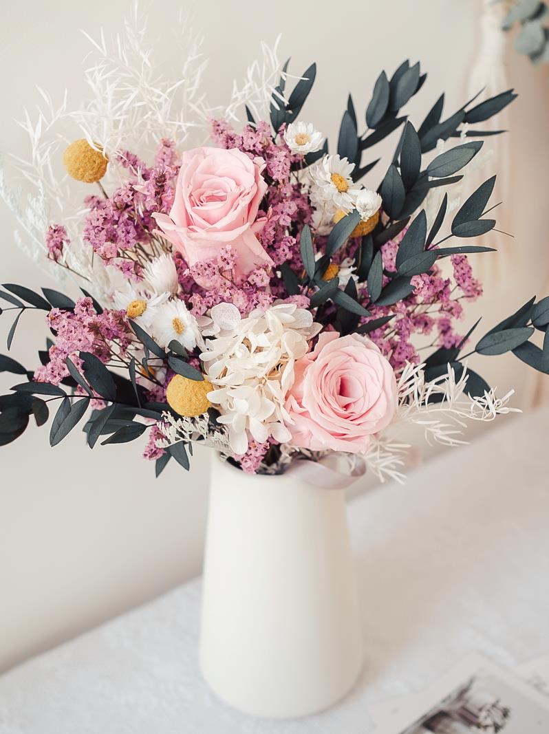 永生玫瑰尤加利干花花束網紅擺件真花滿天星繡球水晶草家居裝飾