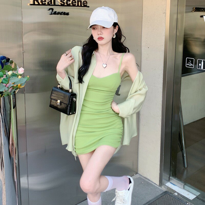 黛小姐：韓劇兩件套裝裙夏季時尚氣質防曬襯衫女性感吊帶連衣裙潮