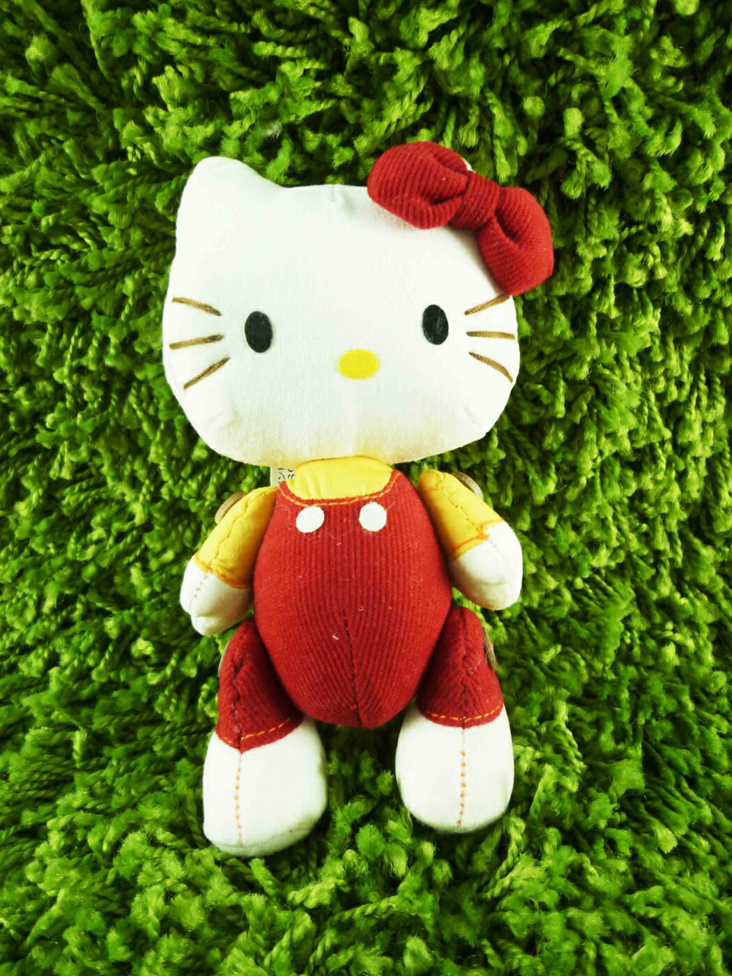【震撼精品百貨】Hello Kitty 凱蒂貓 可折絨毛娃娃-紅吊帶 震撼日式精品百貨