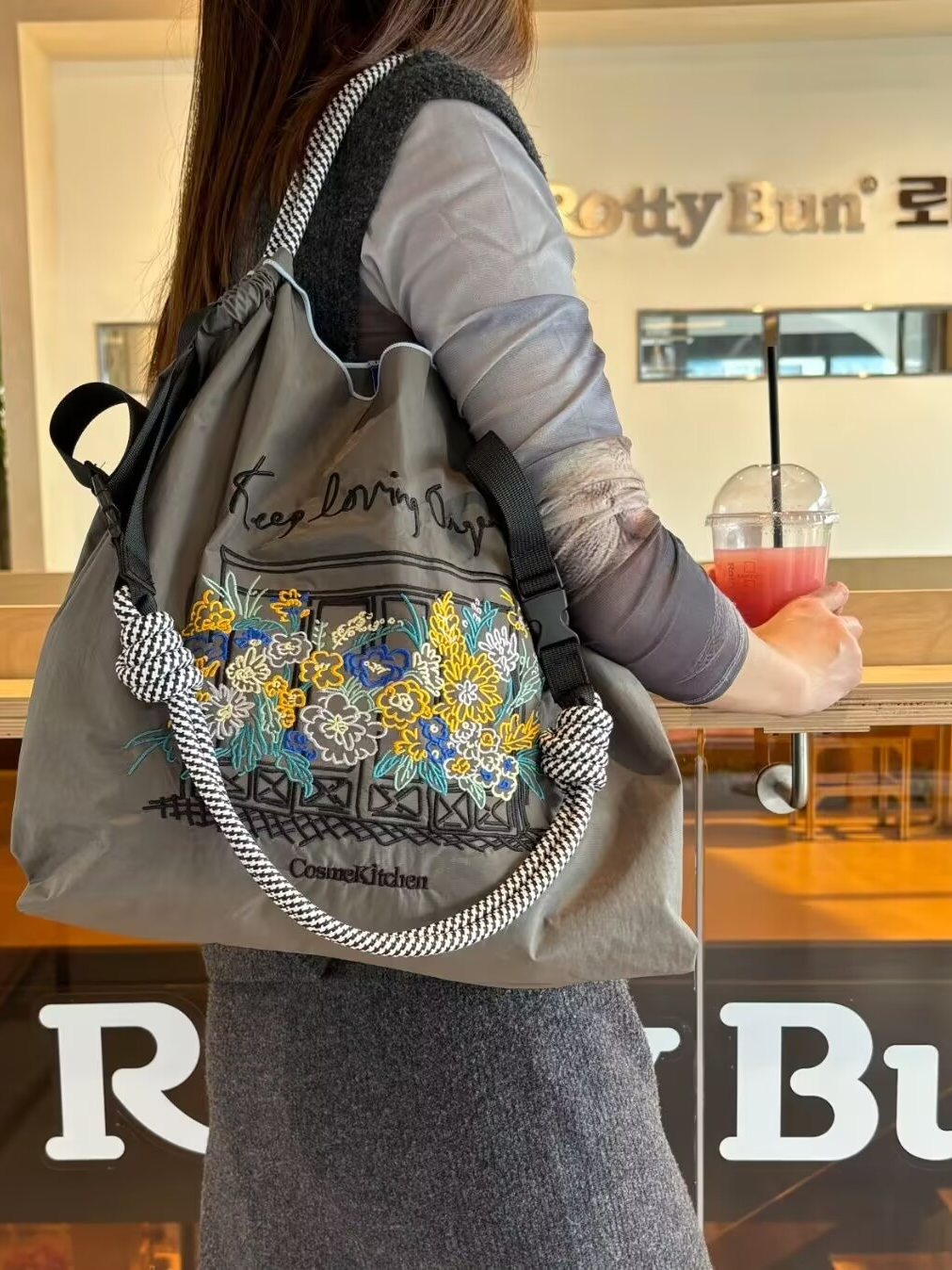 2026新款日系購物袋刺繡環保尼龍斜後背包手提單肩網紅包ball chain