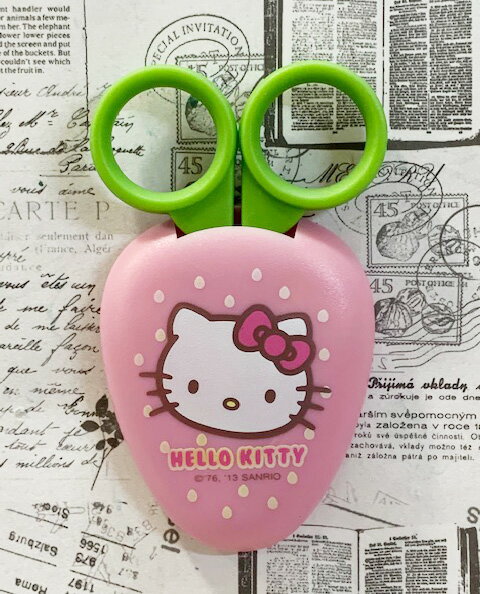 【震撼精品百貨】Hello Kitty 凱蒂貓~HELLO KITTY-安全磁鐵剪刀附蓋-草莓*36590