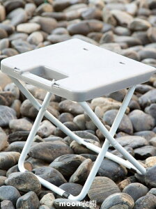 戶外折疊椅子超輕便攜式火車出行簡易可折疊凳鐵腳塑膠小板凳家用 全館免運