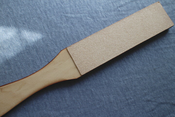 蕩刀板 皮革貼面木質磨刀板 配和青棒使用
