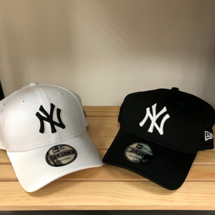 跩狗嚴選 正品 New Era 洋基 老帽 棒球帽 9forty 成人版 可調節頭圍 NY 黑色 白色 cap 復古 鴨舌帽