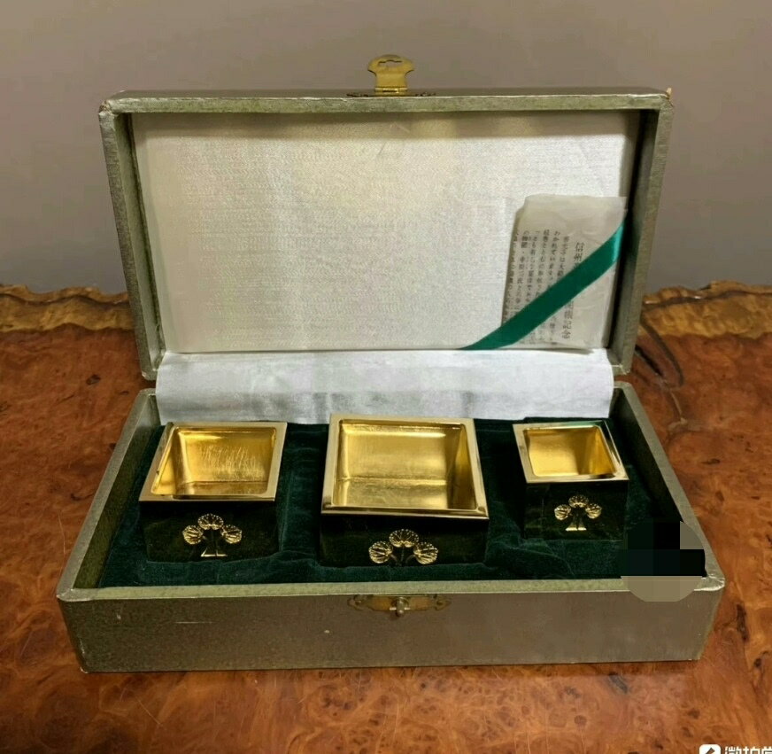 日本 原盒鎏金章托 印章盒三個 尺寸不等放置印章高大上。