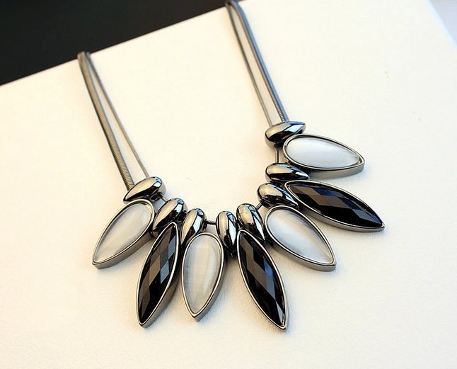 白K 項鍊 女 高端 項鍊 水晶貓眼石鎖骨鏈短項鍊復古女裝飾品挂件項鍊  好貨不間斷 不退色高端款