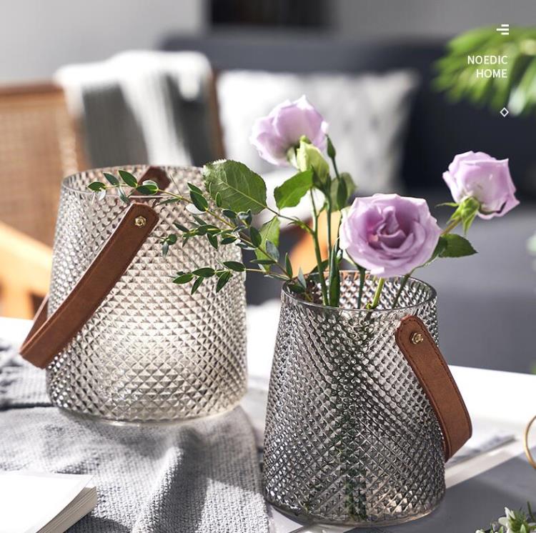 輕奢簡約玻璃花瓶擺件手提皮革創意水養鮮花客廳北歐插花瓶裝飾品【林之舍】