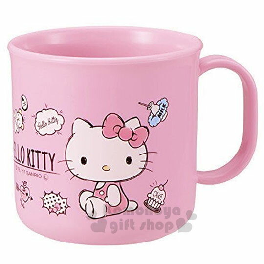 小禮堂 Hello Kitty 日製塑膠小水杯《粉.側坐.物品》200ml.漱口杯.茶杯