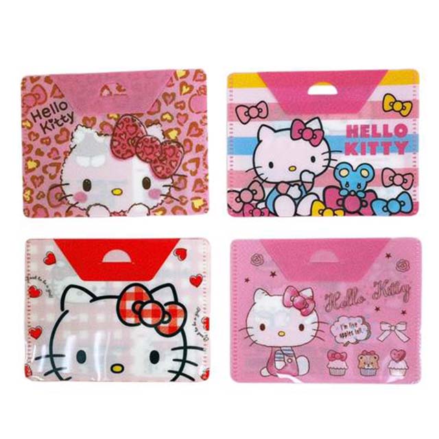 小禮堂 Hello Kitty 卡榫口罩收納包 (4款隨機)