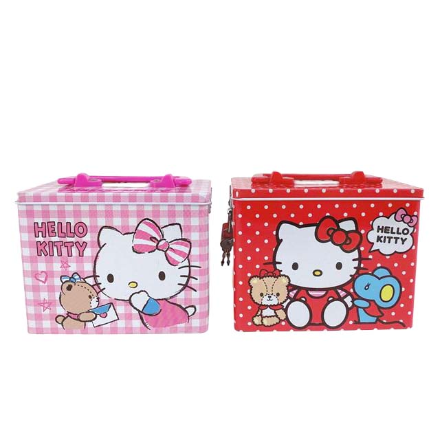 小禮堂 Hello Kitty 鐵製手提存錢筒附鎖圈 (2款隨機)
