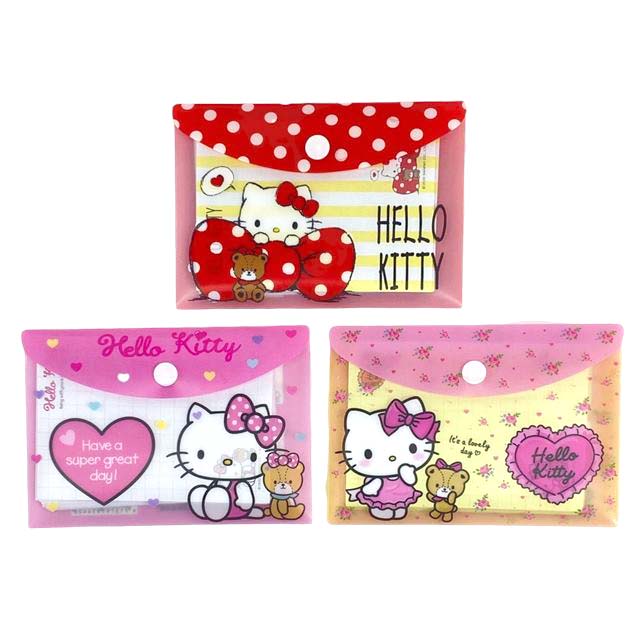 小禮堂 Hello Kitty 便條紙附扣式收納包 (3款隨機)