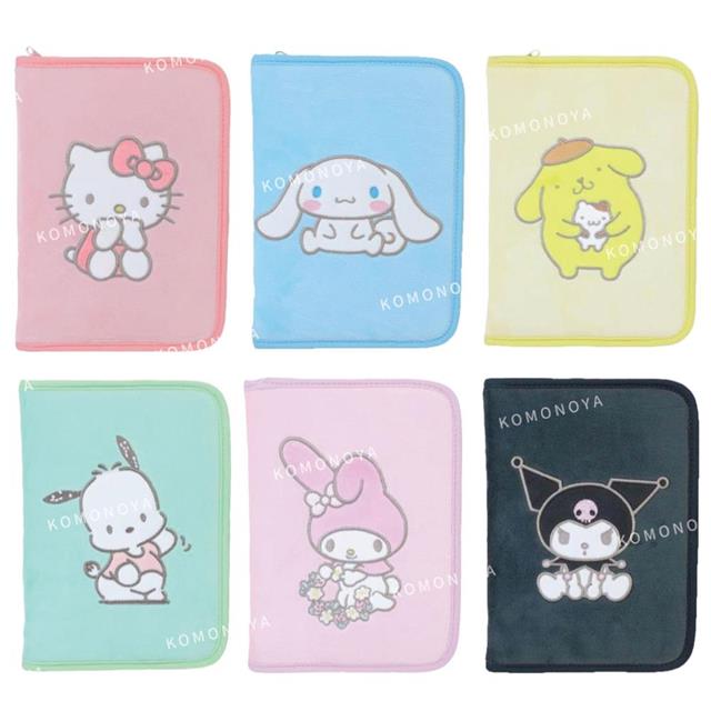 小禮堂 Sanrio 三麗鷗 多功能追星收納包 (刺繡坐姿 偶像應援) Kitty 美樂蒂 酷洛米 大耳狗