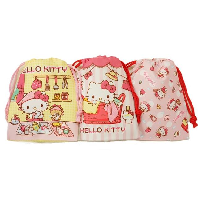小禮堂 Sanrio 三麗鷗 Hello Kitty 尼龍束口袋3入組 (粉黃廚房款)