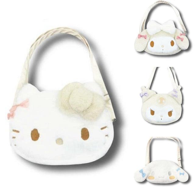 小禮堂 Sanrio 三麗鷗 絨毛造型斜背包 (冬季白色款) Kitty 美樂蒂 酷洛米 大耳狗