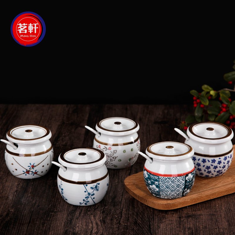 日式家用廚房調料罐陶瓷釉下彩和風餐具帶蓋調味罐帶勺子創意鹽罐