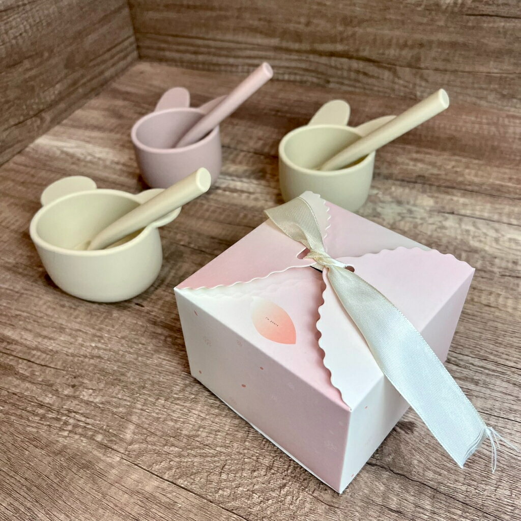 台灣FDA合法進口》第一階段副食品用矽膠杯組/優格杯(無吸盤)送湯匙收納盒 4