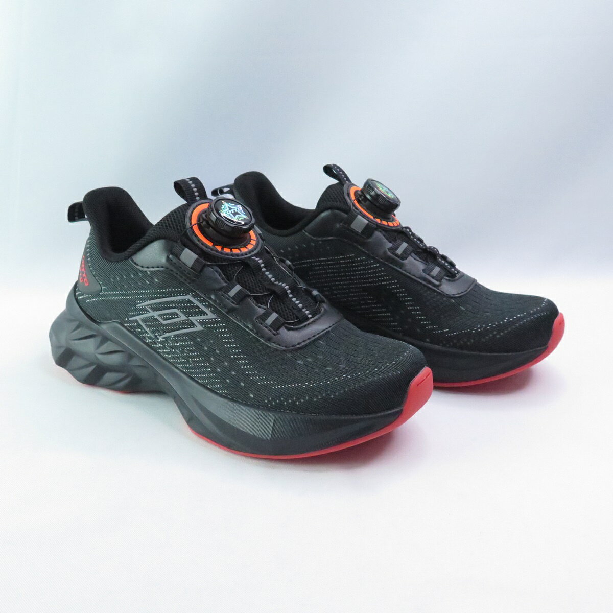 LOTTO LT4AKR8310 躍風810 轉扣彈力避震跑鞋 女運動鞋 免綁帶轉扣 曜石黑【iSport愛運動】