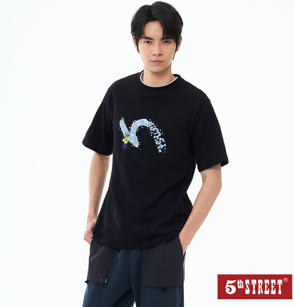 男裝 短T 彩繪雪山 印花 LOGO 短袖T恤 TEE 上衣 黑色 (571074) 【5th STREET】【全館滿$3000贈環保餐具收納袋】 ★夏季新系列 父親節送禮