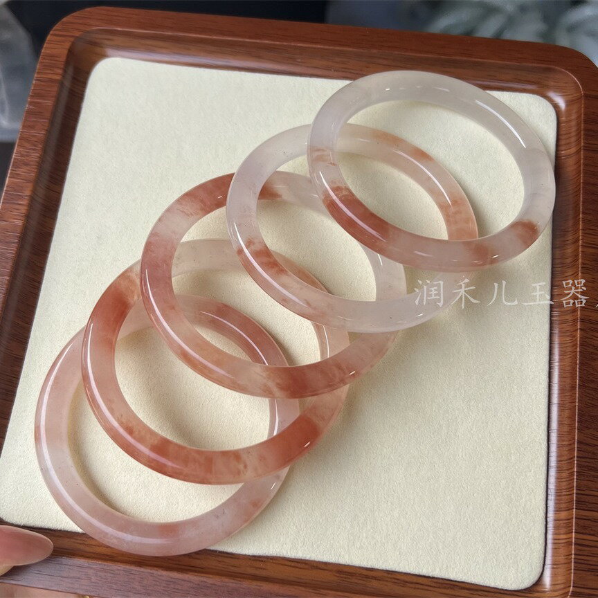 【現貨】天然新疆金絲玉桃花釀手鐲紫羅蘭飄花玉鐲粉紅桃花釀圓條美人鐲子【北歐家居生活】