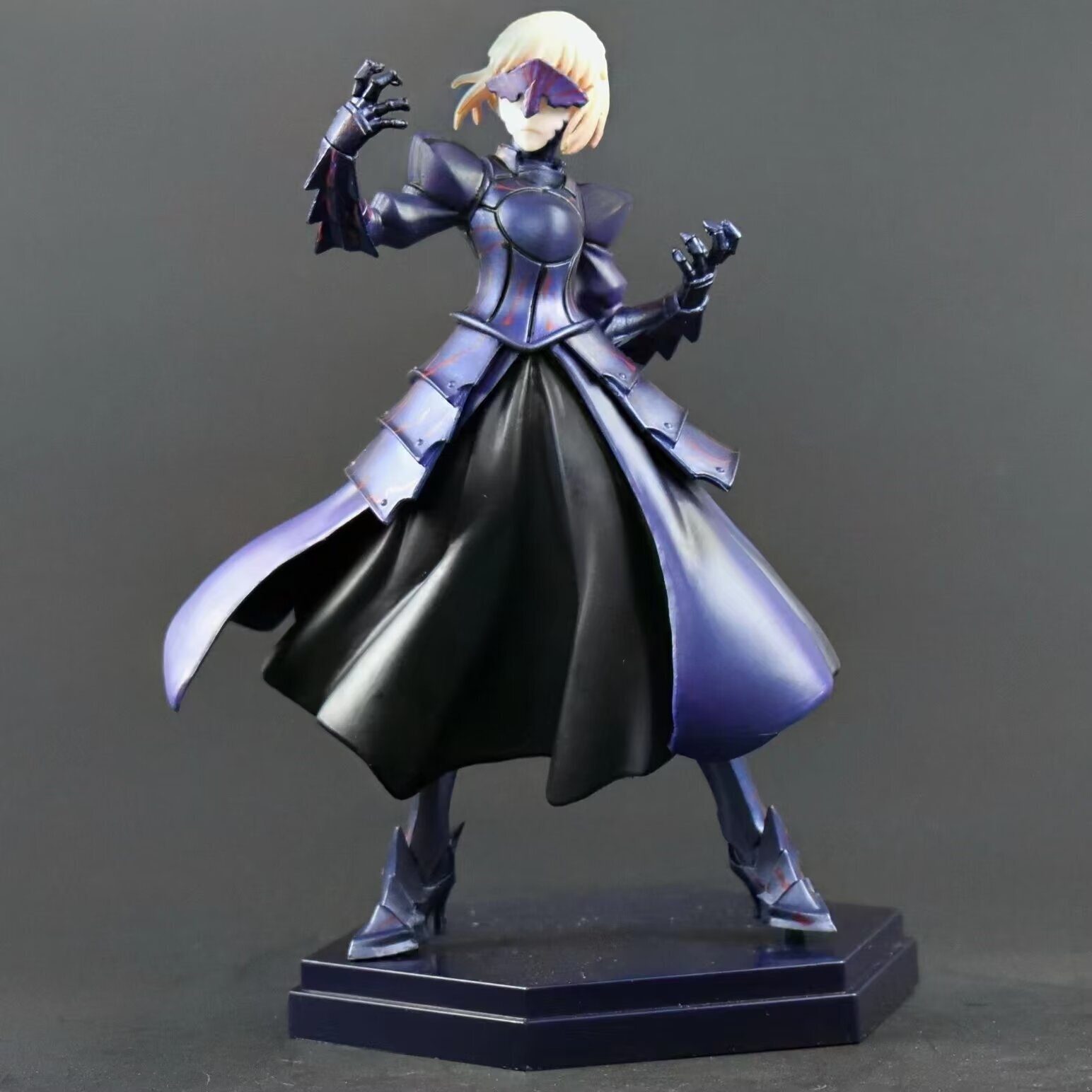 Fate 黑櫻盔甲 黑塞巴 saber ALTER 命運之夜 阿爾托莉雅動漫