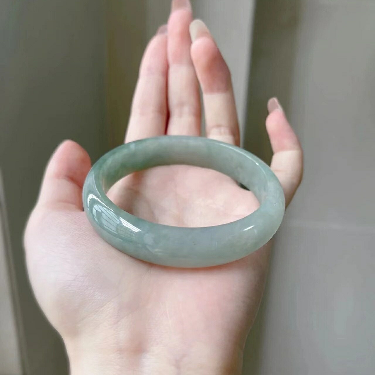 【現貨】緬甸油青翡翠玉手鐲細冰種飄綠正圈手鐲淺綠飄花貴妃鐲玉鐲女年輕【北歐家居生活】