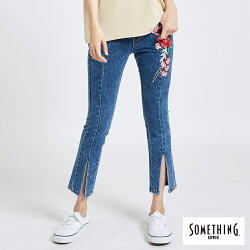 新品↘SOMETHING NEO FIT 復古繡花 開衩靴型牛仔褲-女款 石洗綠 BOOTCUT