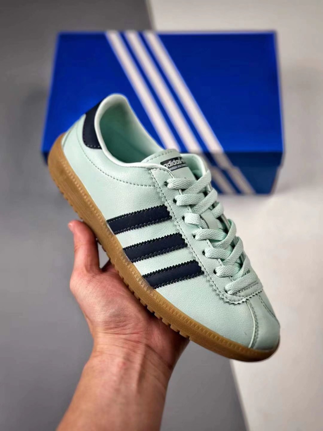 Adidas Originals Bermuda Trainers  男女跑步鞋