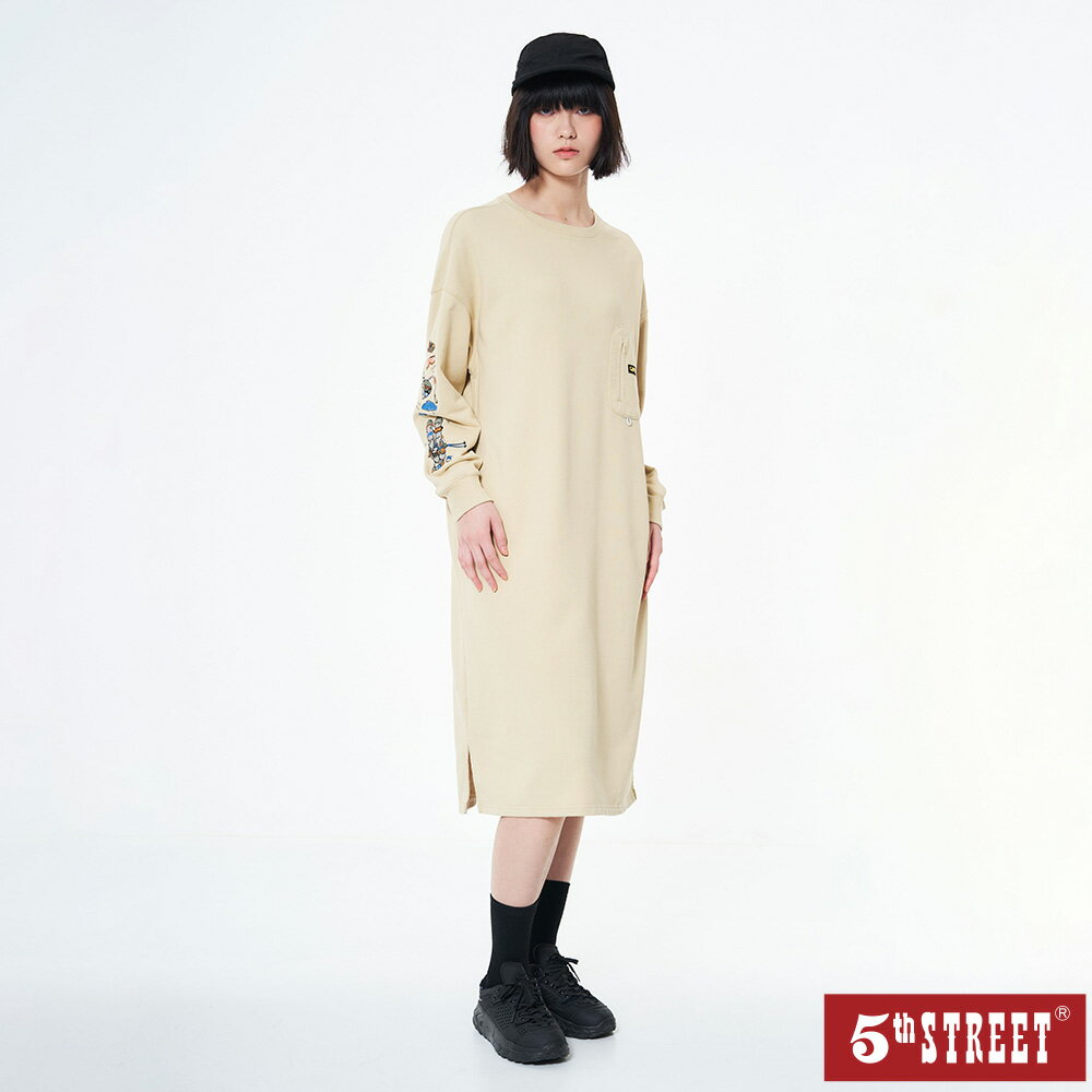 女露營道具長版大學T恤-灰卡其【5th STREET】【APP下單享4%點數】 0