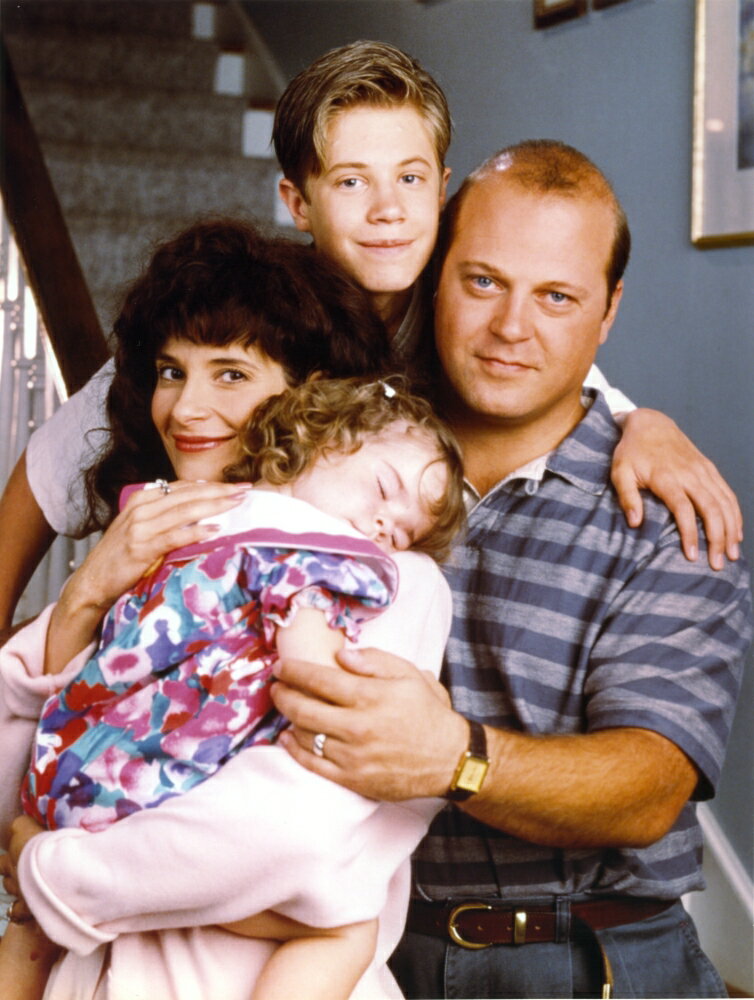 Posterazzi: Michael Chiklis Family Portrait Photo Print (24 x 30 ...