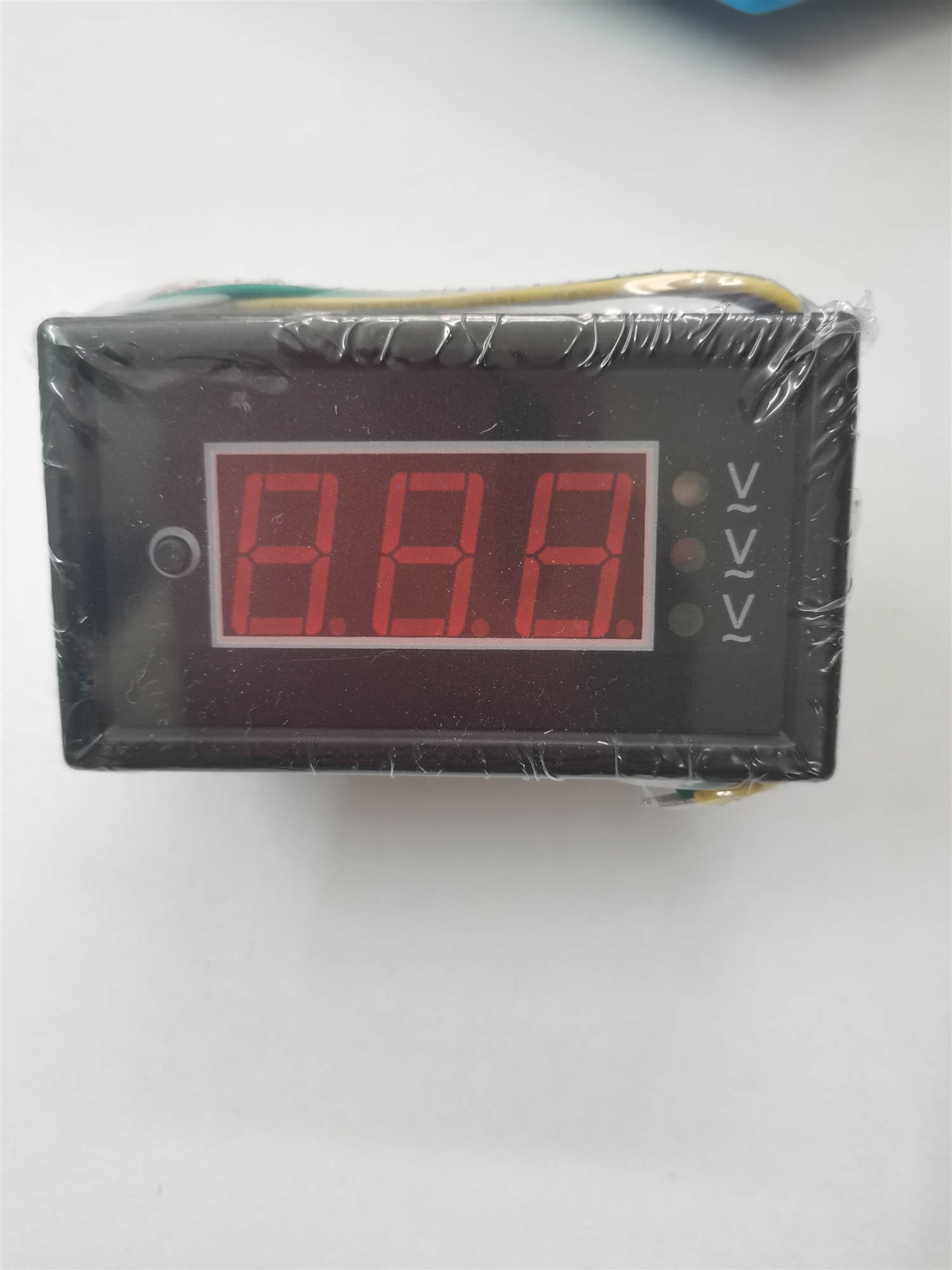 LED數碼管4線電壓3組AC50-500V交流數顯表數字電壓表外框70X40MM