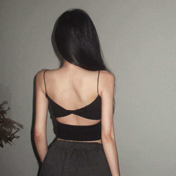 ANNAS 特價 後扭結細肩罩杯BRATOP背心 美背 細肩帶 大露背 無痕背心 胸墊 罩杯 性感 爆乳 辣妹 韓國 6