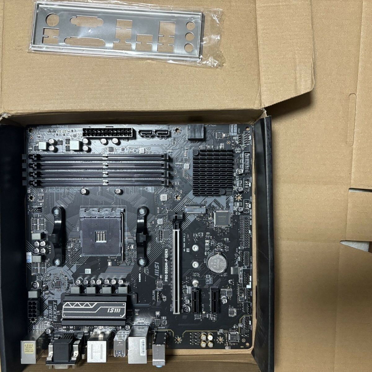 微星B550M-P GEN3主機板 支援AMD Ryzen345 CPU 拆機良品 附擋板扣具 保固三個月