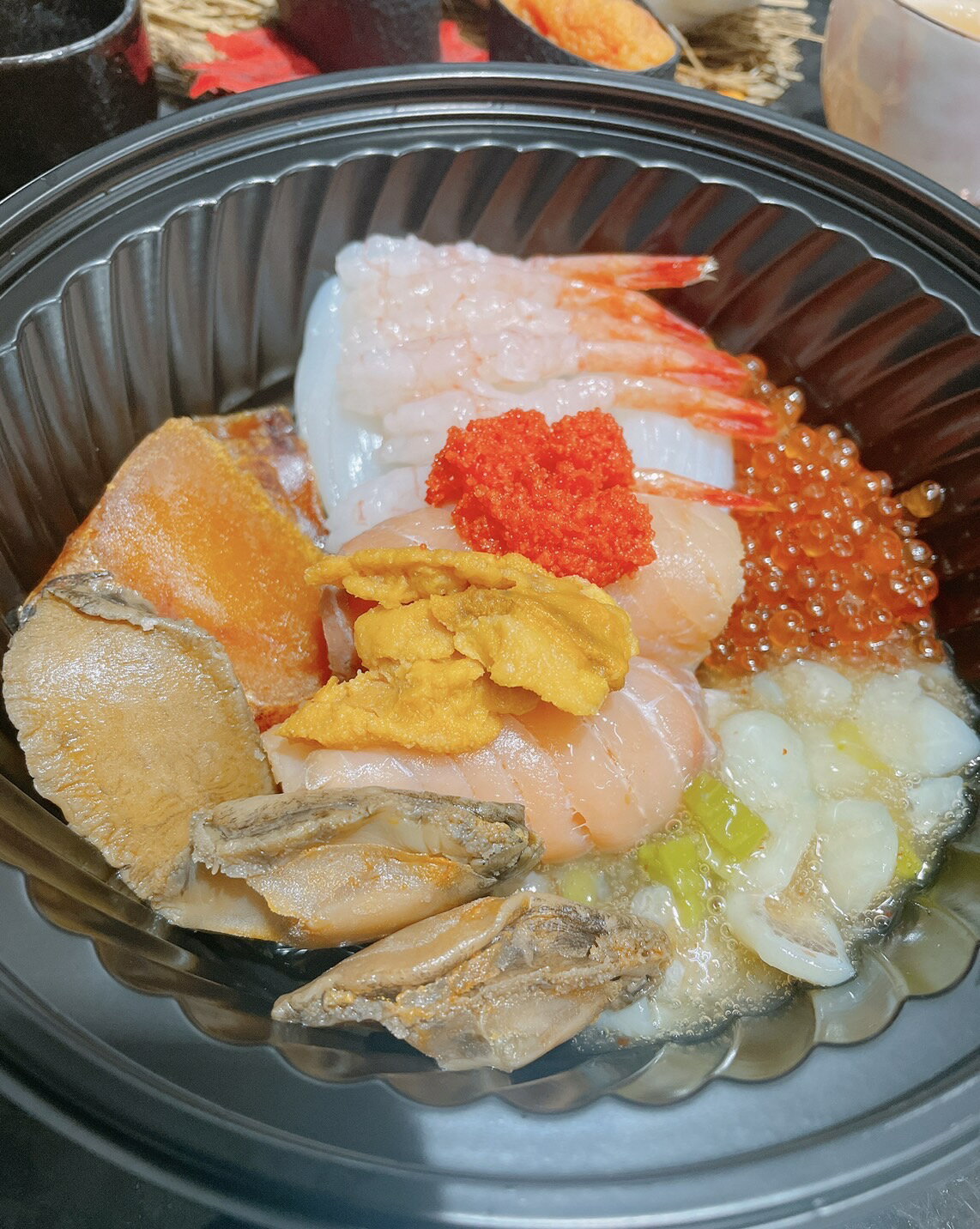 【天天來海鮮】日本料理潛艇級生丼生魚片