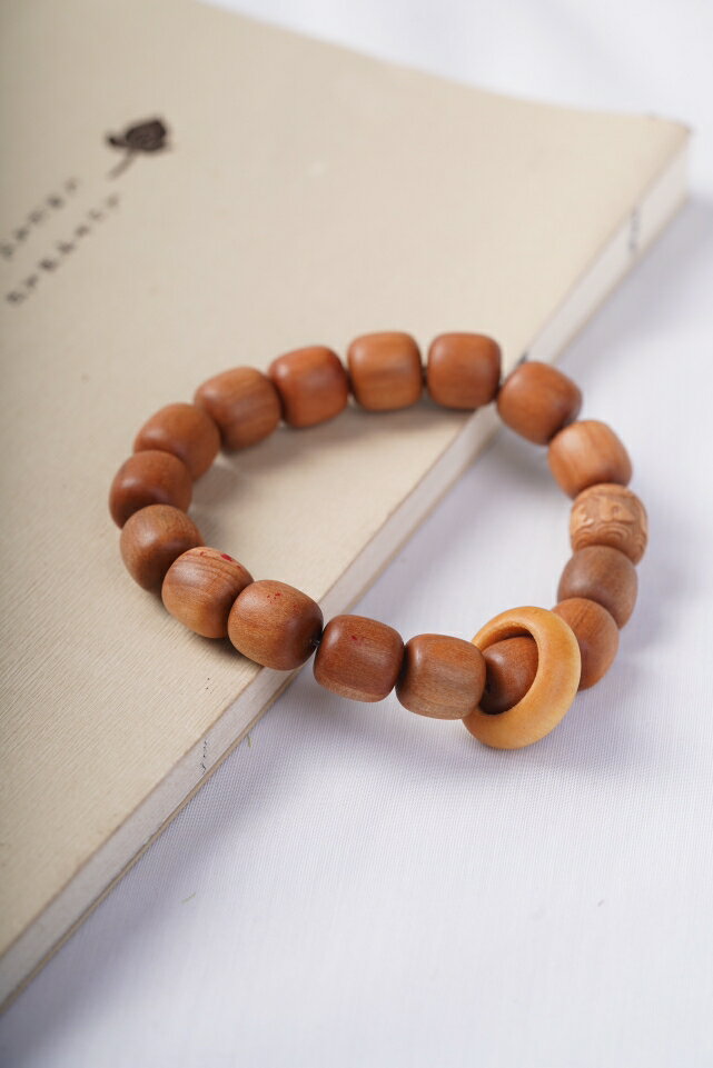 菩提手串 菩提 手串 六字箴言芭比檀香木桶老型珠佛珠手鍊國潮古典珠型手串『ZW5165』 1