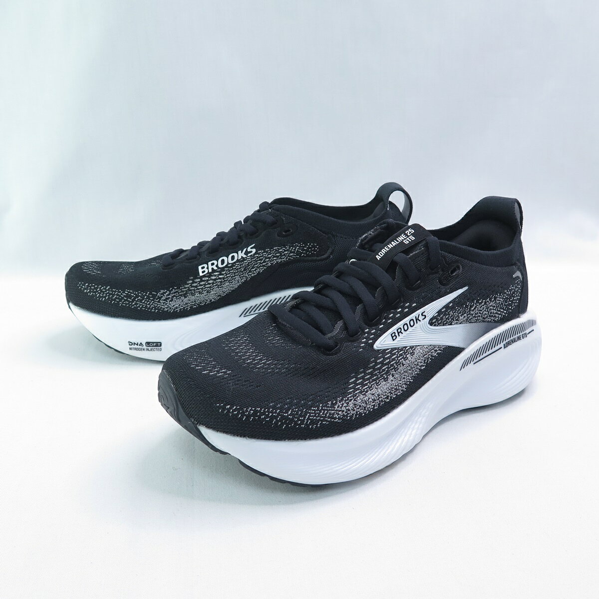 BROOKS 1204432E090 Adrenaline GTS 25 女慢跑鞋 腎上腺數GTS系列 2E寬楦 黑x白