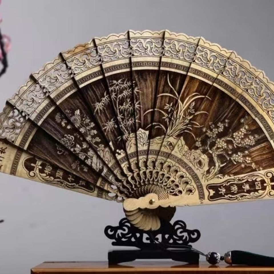 現貨速發！免運 折疊扇 擺件 裝飾品 扇子 實木 金絲楠實木創意折疊扇子鏤空雕古典中國風女式流蘇裝飾工藝品擺件 特價出 八折下殺 可開發票