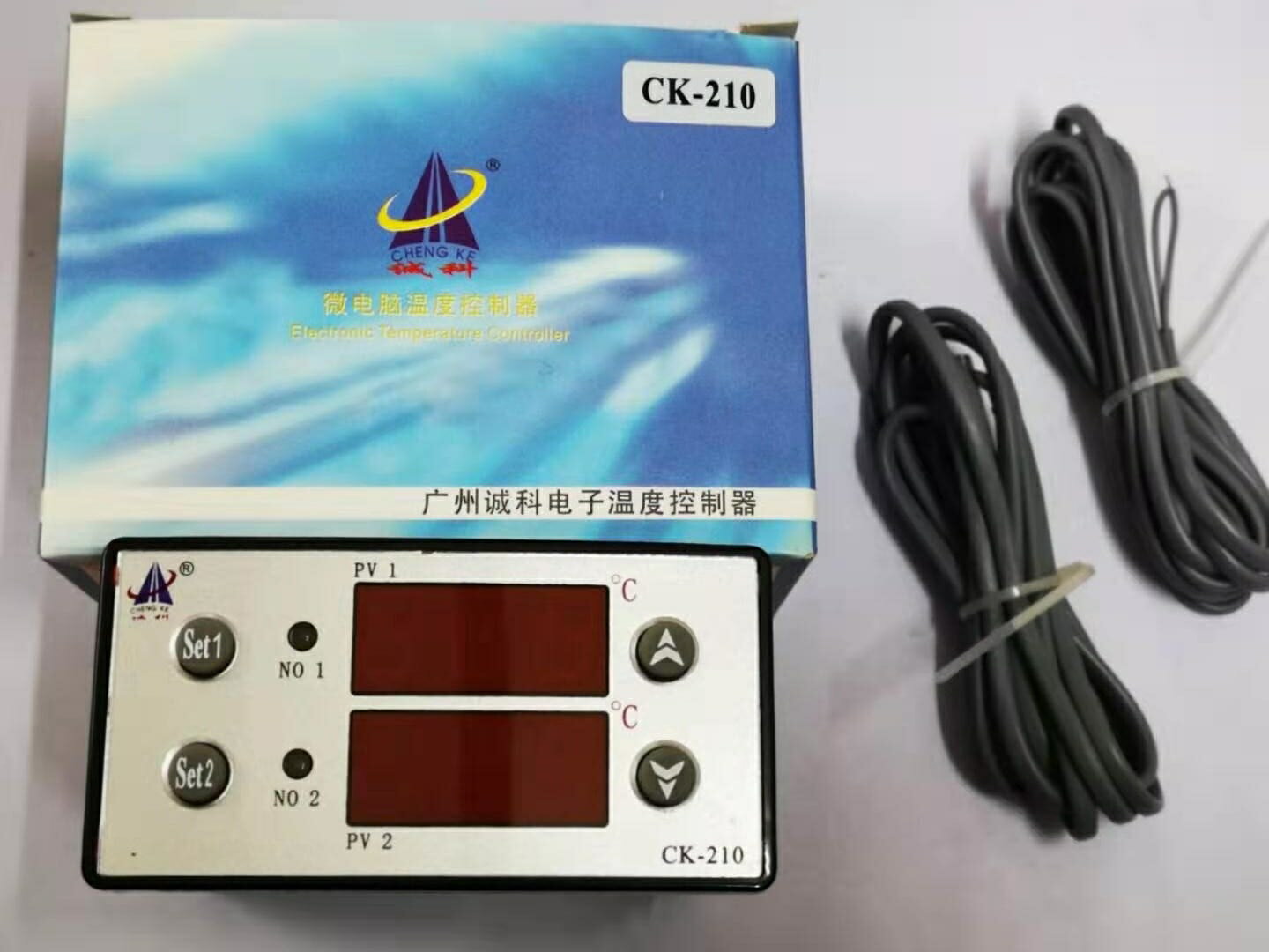 誠科電子溫度控制器CK-210制冷加熱雙數顯一拖二兩組輸出一組報警