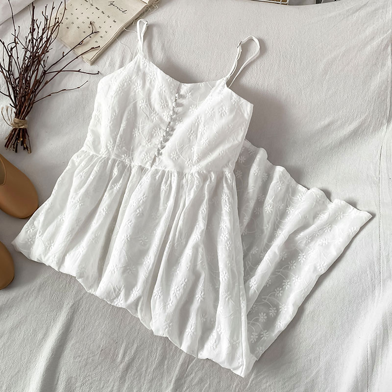 白色吊帶連衣裙女新款春裝法式裙子仙女超仙夏季護奶小白裙