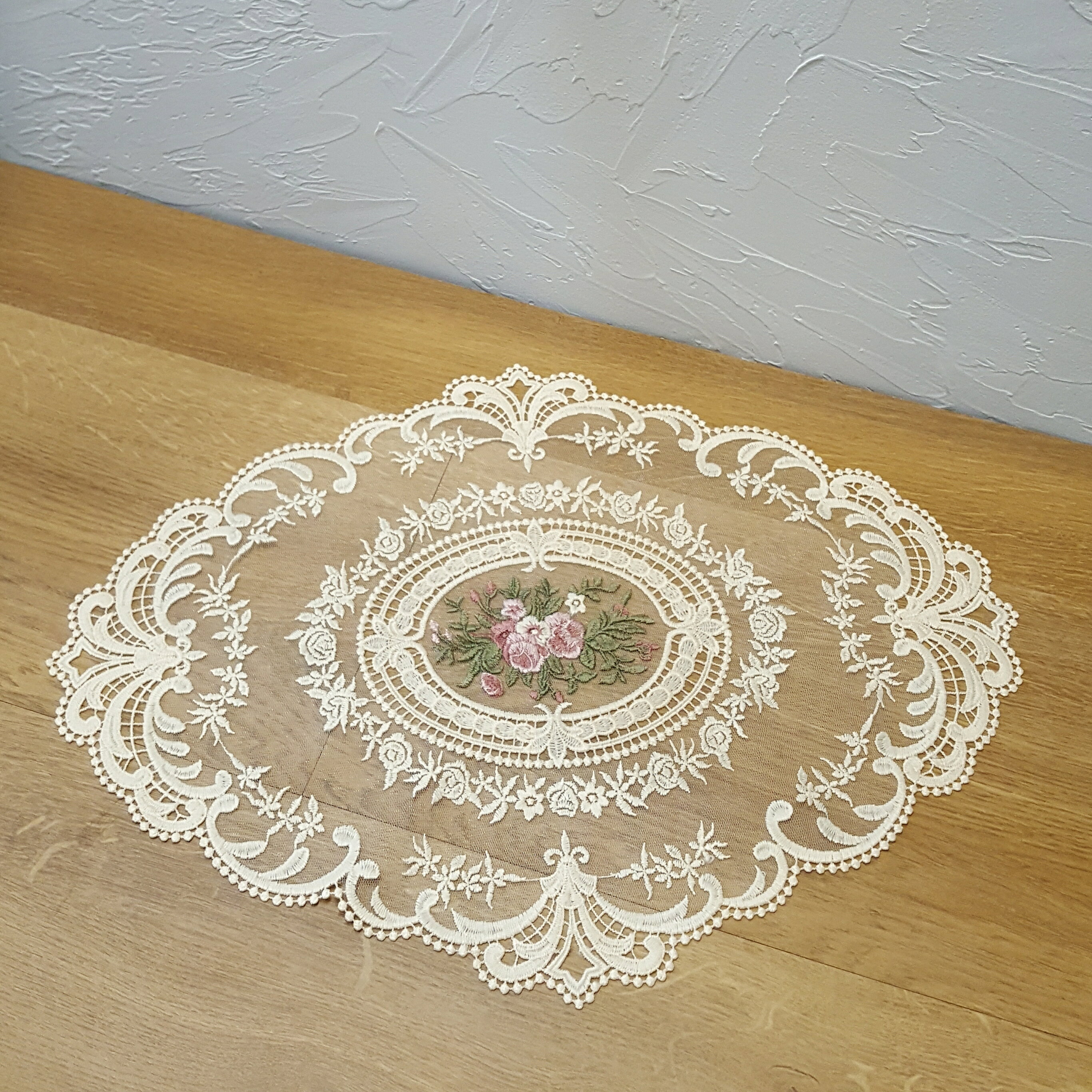 蕾絲刺繡桌墊(大橢) 5