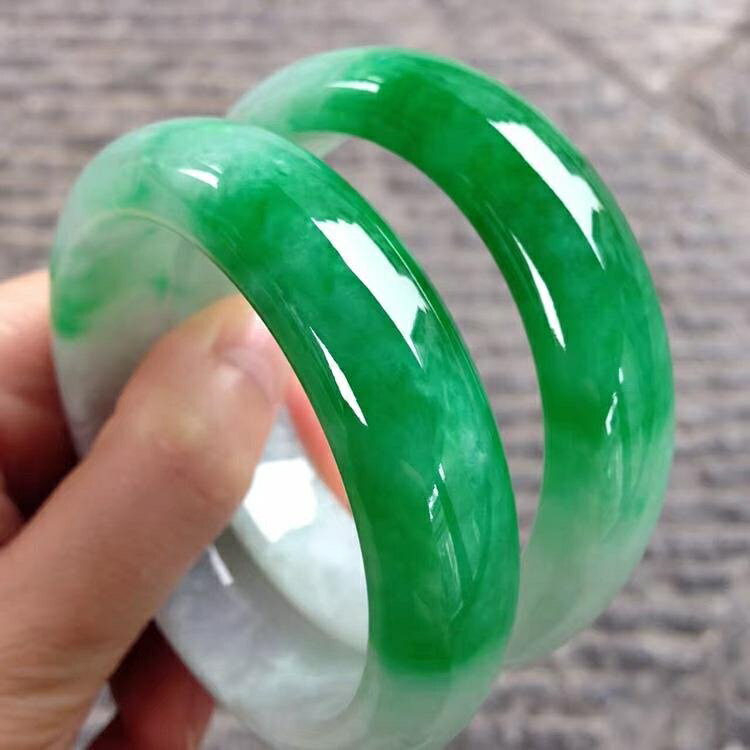 【現貨】緬甸天然翡翠手鐲冰種飄綠玉手鐲女半山半水玉鐲陽綠鐲子送母親禮【北歐家居生活】