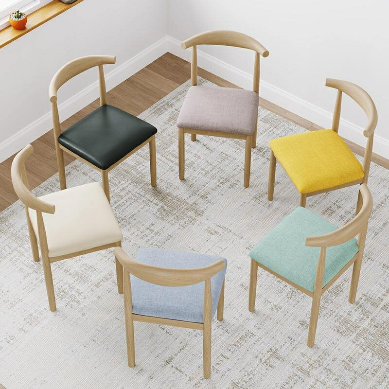 化妝椅 梳妝椅 休閒椅 餐椅家用現代簡約臥室書桌學習化妝凳子仿實木餐桌椅子靠背牛角椅『xy13014』