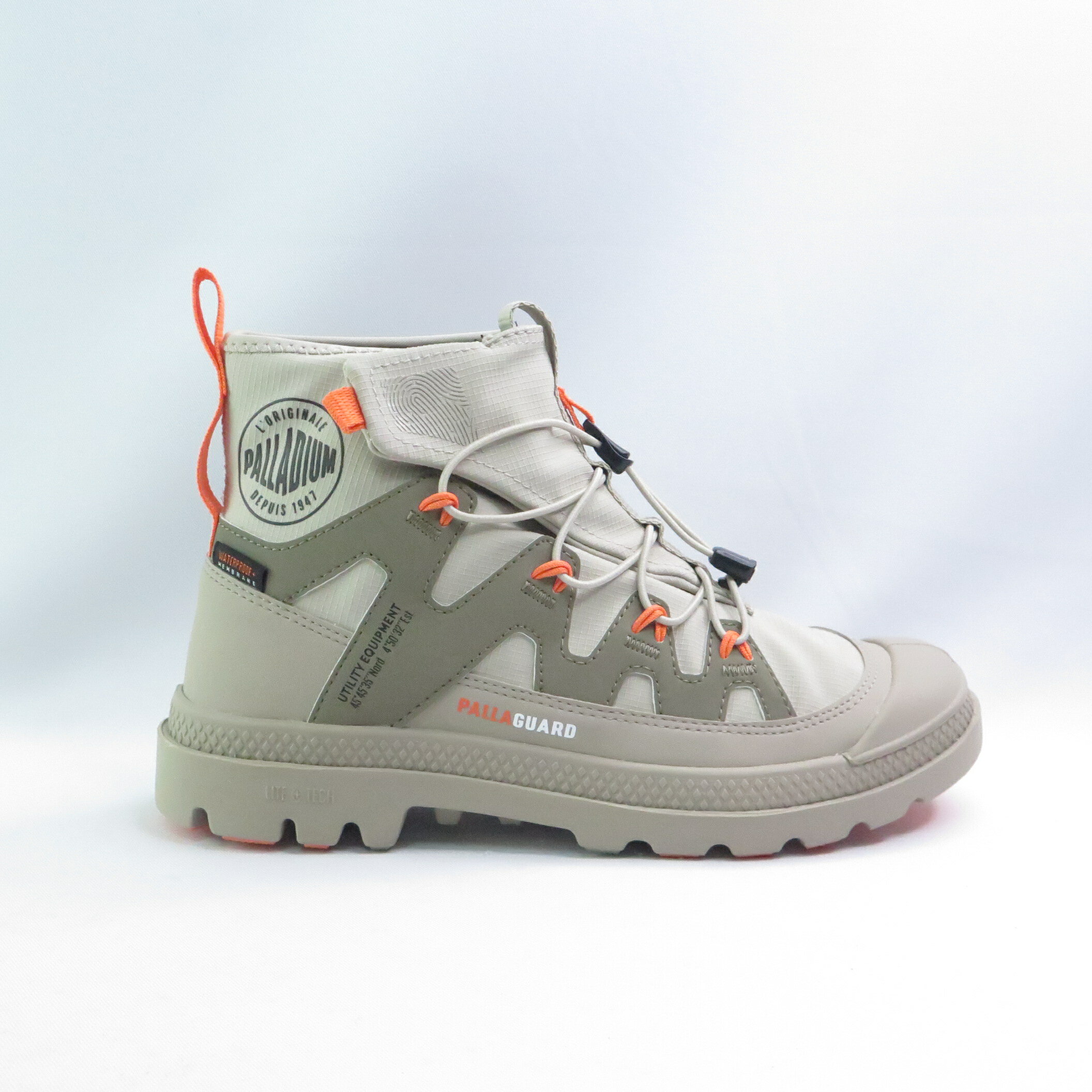 Palladium 74383096 PAMPA LITE+ XPLR WP+ 男女休閒鞋 防潑水 自然色