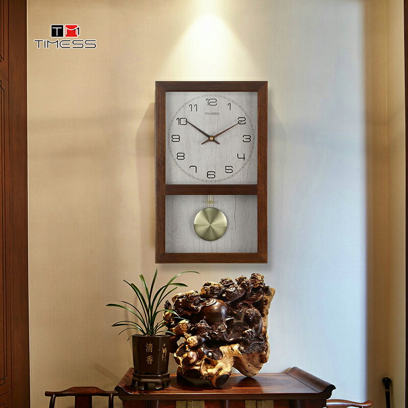 TIMESS輕奢實木鐘表掛鐘客廳家用時尚大氣免打孔靜音壁掛表石英鐘